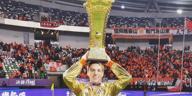 Roger Guedes se despede do Shandong