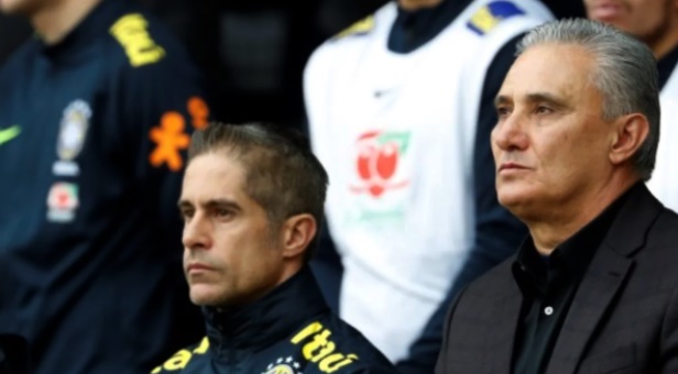 Sylvinho imita Tite