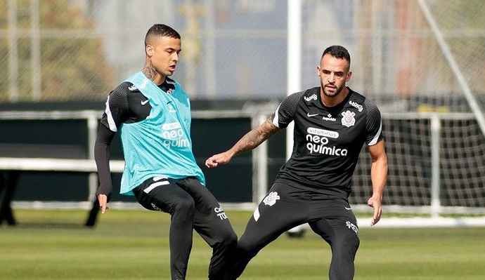Thiaguinho sonha em ter oportunidades com Sylvinho no Corinthians