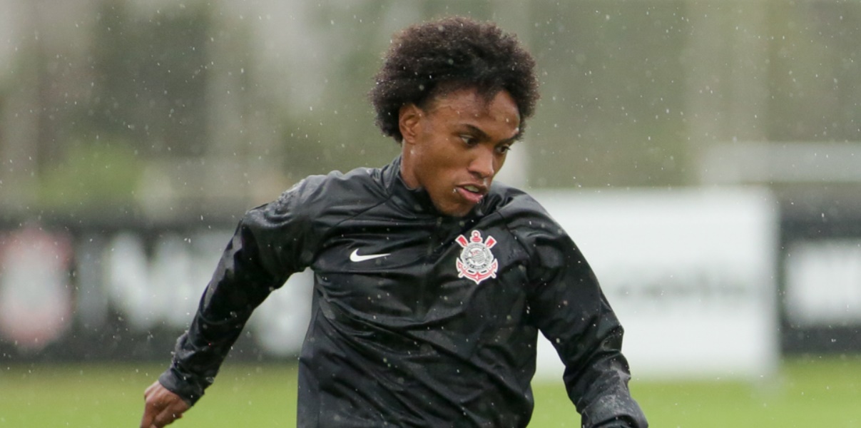 Willian titular contra o Atlético-GO