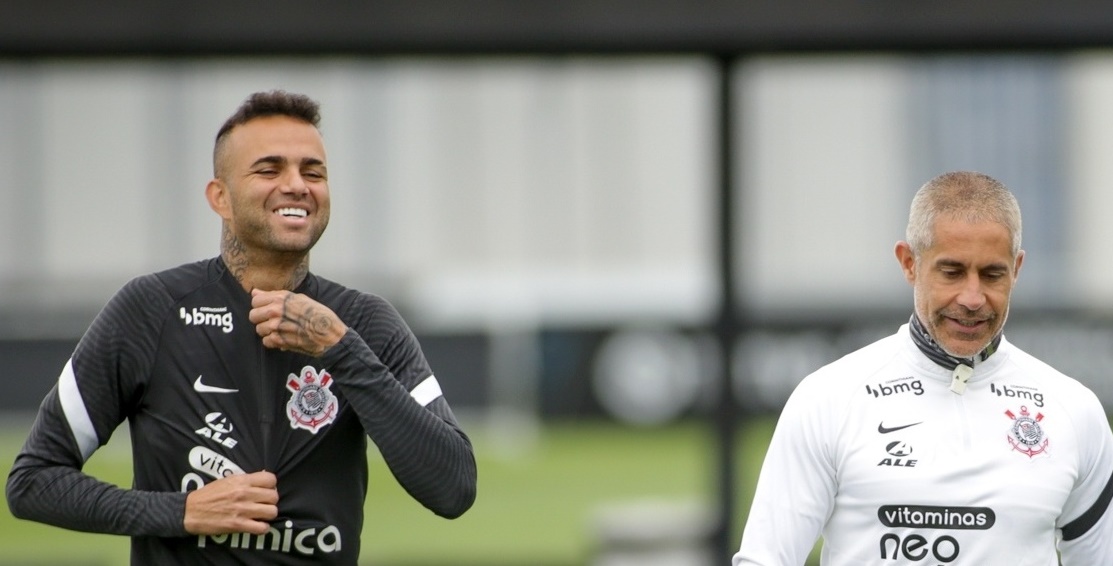 Luan fora do Corinthians