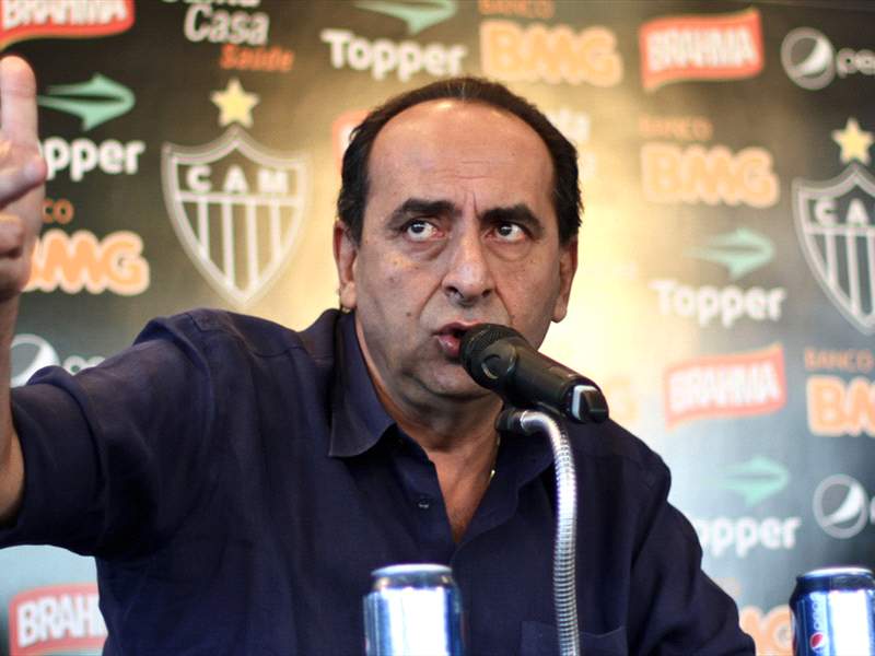 Kalil proíbe a Fiel de entrar no Mineirão