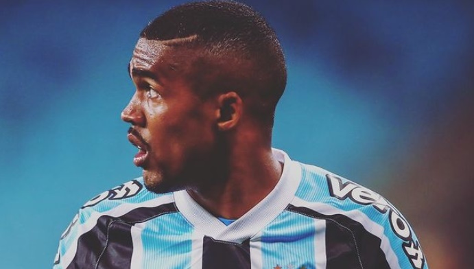 Douglas Costa fala sobre o Corinthians