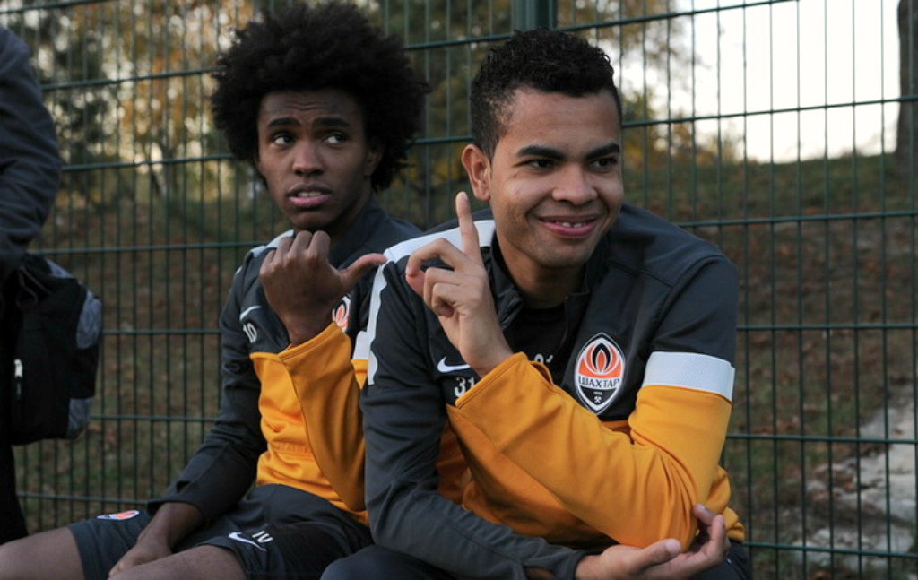 Dentinho volta ao Corinthians