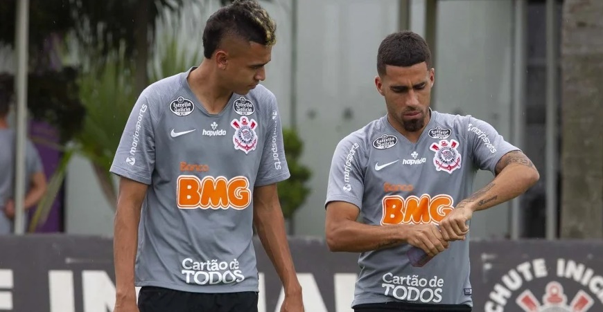 Sylvinho barra Gabriel e opta por Cantillo