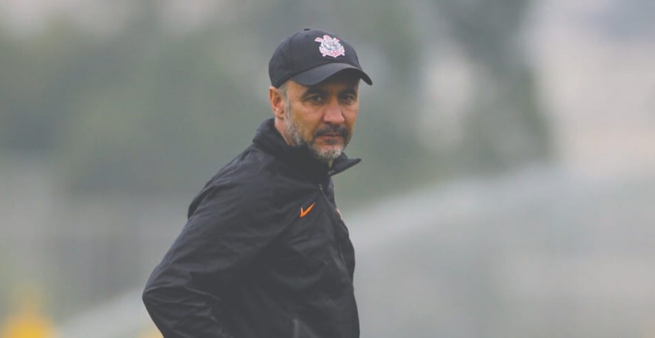 Andrés nega que Flamengo “roubou” VP de Corinthians e cita erro do técnico português