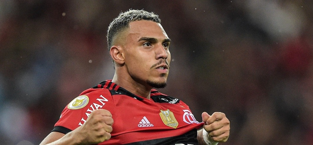 Matheuzinho retorna ao Flamengo