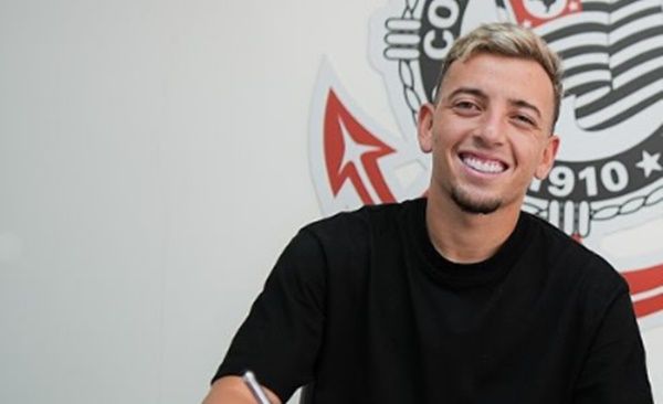 Corinthians anuncia que renovou com volante; multa rescisória é R$ 600 mihões