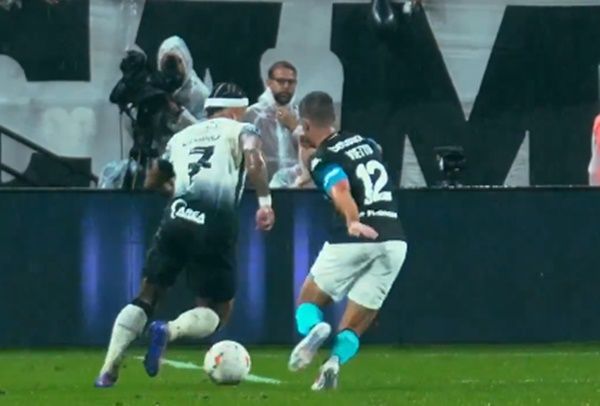 Memphis gol Corinthians e Racing