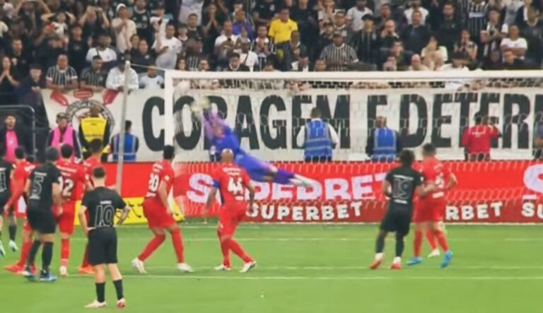 Golaço Memphis Corinthians falta