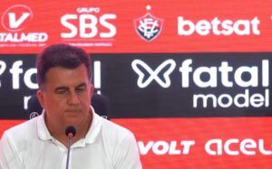 Presidente do Vitória ataca o Corinthians