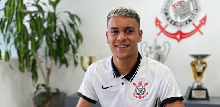João Pedro retornando ao Corinthians