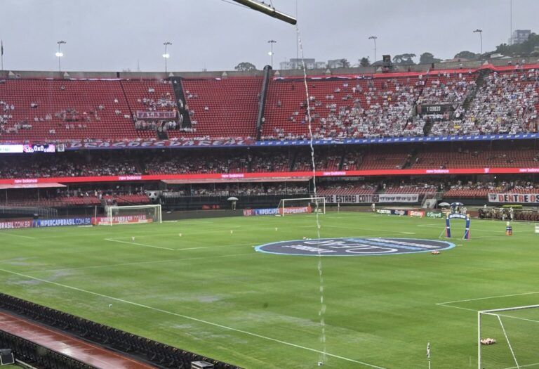 Corinthians x São Paulo adiado em meia hora