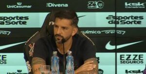 Yuri Alberto brigou com Romero?