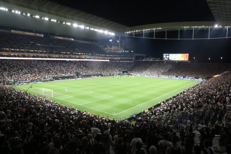 Fiel esgota ingressos para Corinthians x Barcelona