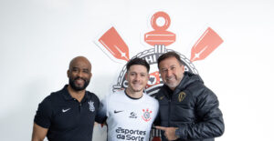 Quando Rodrigo Garro volta a jogar pelo Corinthians?