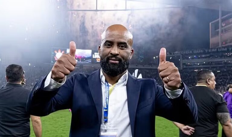 Fabinho Soldado fica no Corinthians?