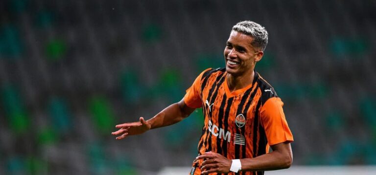 Pedrinho retornando ao Corinthians