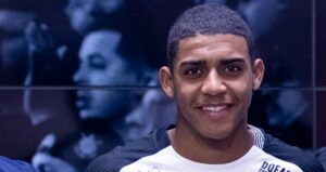 Gui Negão renova com o Corinthians