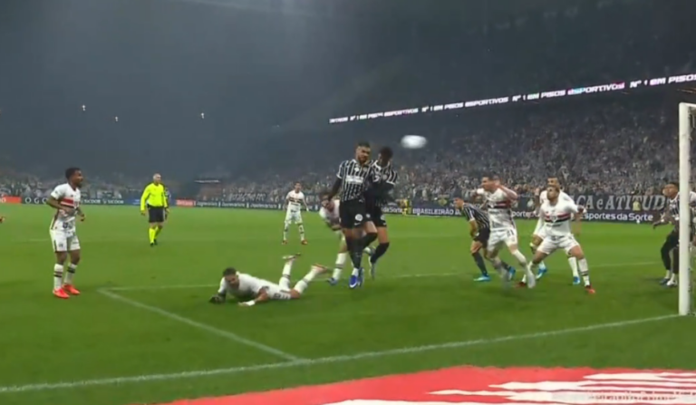 Raniele marca contra o SPFC | Foto: Reprodução